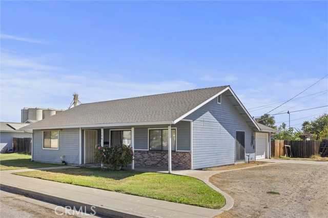 Detail Gallery Image 3 of 29 For 109 Alameda Ave, Chowchilla,  CA 93610 - 3 Beds | 2 Baths