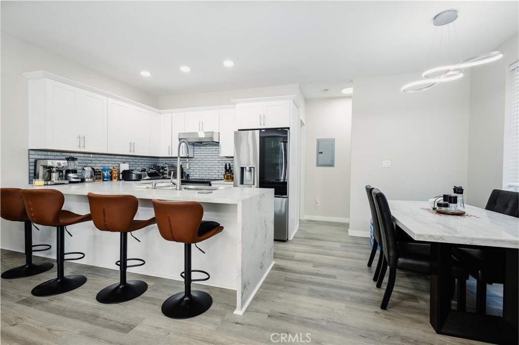 4284 Dwight - photo 6