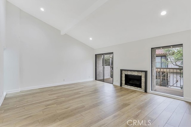 23467 Park Sorrento, Calabasas CA: https://media.crmls.org/medias/94a25dfc-87cd-4a0a-b6c2-f78546404847.jpg
