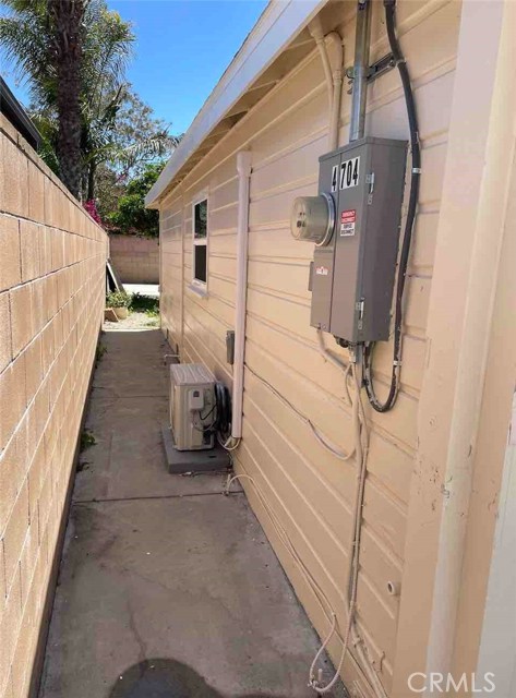 Detail Gallery Image 16 of 44 For 4704 W 160th St, Lawndale,  CA 90260 - – Beds | – Baths