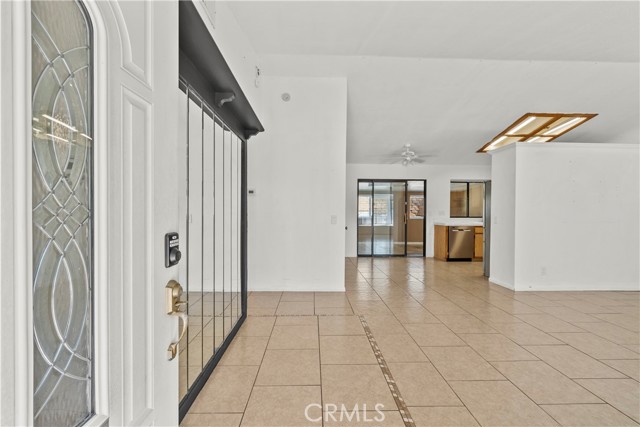 529 Hilltop, Palmdale CA: https://media.crmls.org/medias/94a2b94d-8b29-4c08-a104-eacac97e7cb7.jpg