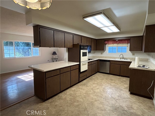 25915 Warwick Road, Menifee CA: https://media.crmls.org/medias/94a3338b-413e-4a51-9d32-15e6572b8b4d.jpg