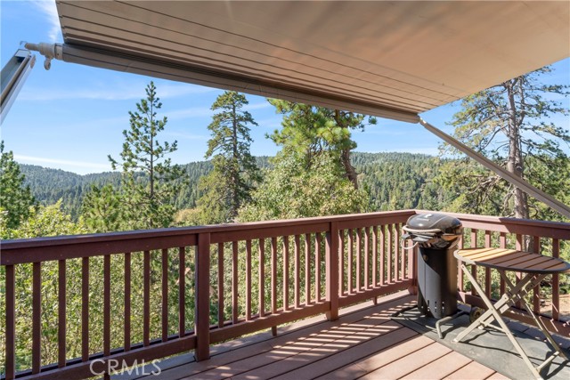 Detail Gallery Image 2 of 18 For 26520 Walnut Hills Dr, Lake Arrowhead,  CA 92391 - 3 Beds | 2/1 Baths