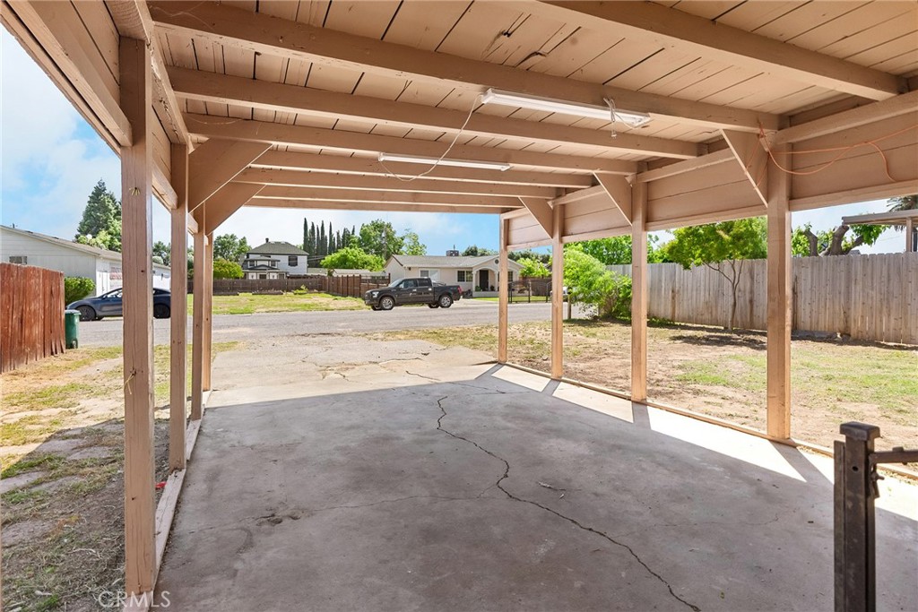 https://media.crmls.org/medias/94a39f09-34a4-488a-bf53-63d10da9b616.jpg?preset=X-Large