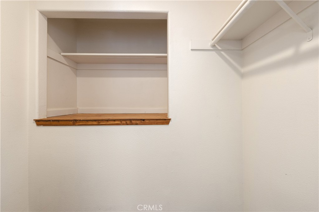 https://media.crmls.org/medias/94a41724-3958-4b69-a881-e32d90794a07.jpg?preset=X-Large