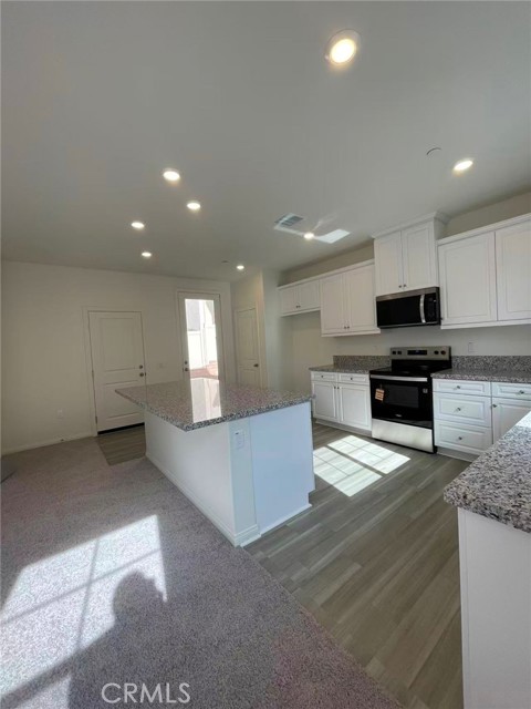 Detail Gallery Image 2 of 16 For 16129 Alamo Ct, Chino,  CA 91708 - 3 Beds | 2/1 Baths