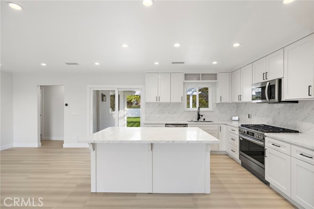 Detail Gallery Image 5 of 29 For 2960 Alta Laguna, Laguna Beach,  CA 92651 - 3 Beds | 2 Baths