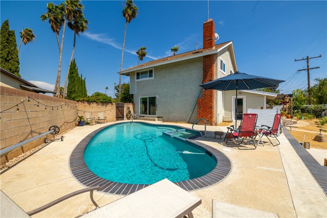 2010 Oakland Hills Drive, Corona CA: https://media.crmls.org/medias/94a6613c-4577-4e38-ac3c-ce469f703dbe.jpg