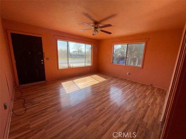 11058 Jones Street, Hanford CA: https://media.crmls.org/medias/94a670f4-4f3e-48d1-9f1c-9a3b91d5a267.jpg