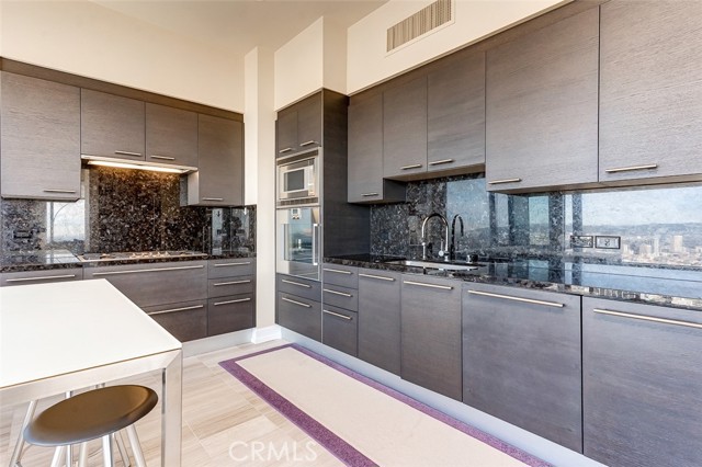 Detail Gallery Image 7 of 25 For 900 W Olympic, Los Angeles,  CA 90015 - 2 Beds | 3 Baths
