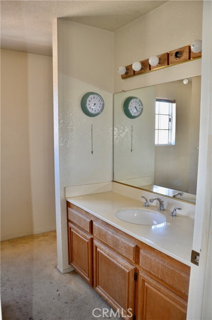 2nd Full Bathroom upstairs