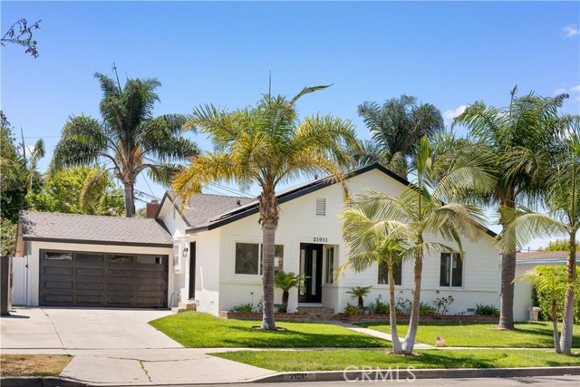21011 La Salle Avenue, Torrance CA: https://media.crmls.org/medias/94a7a0ba-f25e-410f-a9cf-7b4042c1225e.jpg