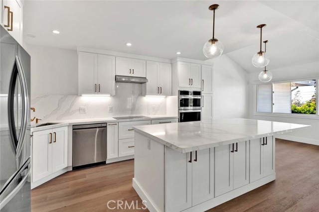 Detail Gallery Image 16 of 65 For 804 Gardenia, Corona Del Mar,  CA 92625 - 2 Beds | 2 Baths