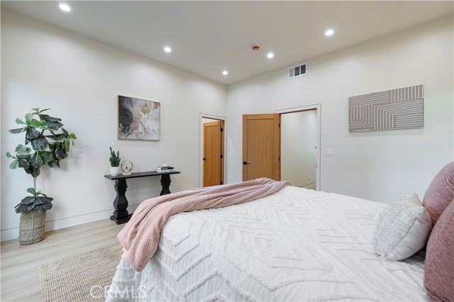 Detail Gallery Image 26 of 73 For 4026 Garden Ave, Los Angeles,  CA 90039 - 5 Beds | 4/2 Baths