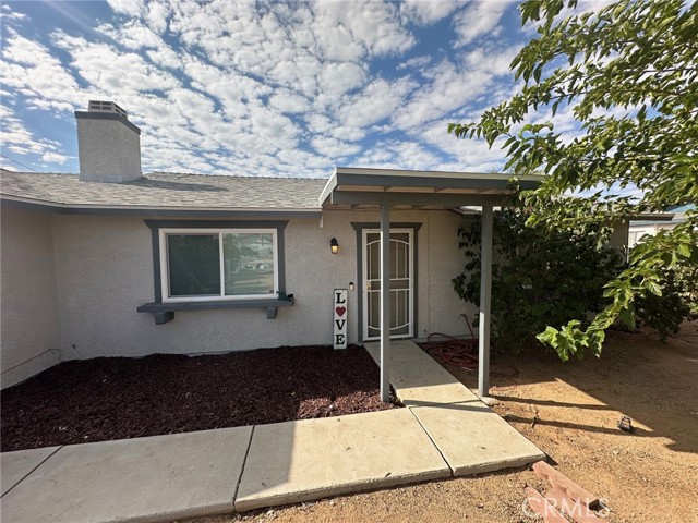 Detail Gallery Image 2 of 31 For 21135 Caribou Ave, Apple Valley,  CA 92308 - 3 Beds | 2 Baths