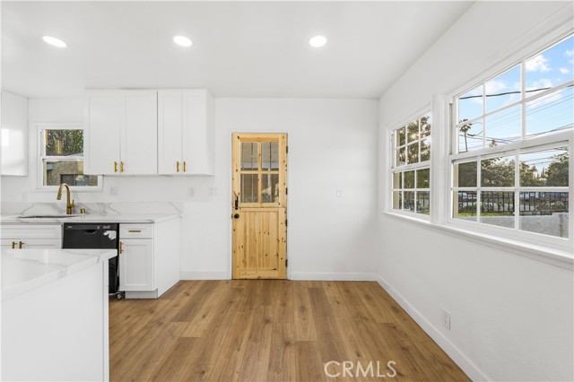 Detail Gallery Image 8 of 25 For 15320 Bledsoe, Sylmar,  CA 91342 - 3 Beds | 2 Baths