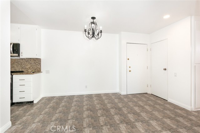 Detail Gallery Image 5 of 19 For 5460 White Oak Ave #K307,  Encino,  CA 91316 - 2 Beds | 2 Baths