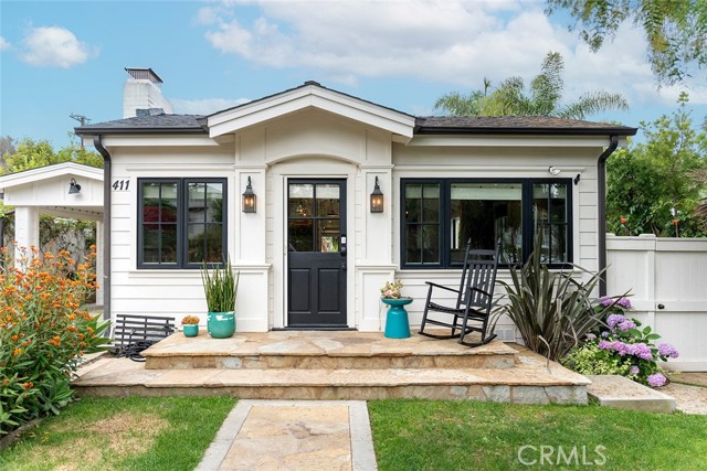 411 Poplar Street, Laguna Beach CA: https://media.crmls.org/medias/94acc25f-197a-4adb-a4b5-41e9b0590a65.jpg