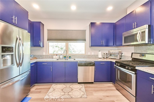 401 S Anaheim Boulevard, Anaheim CA: https://media.crmls.org/medias/94ad2fd6-a839-4c68-8bdd-48a0767b6e99.jpg