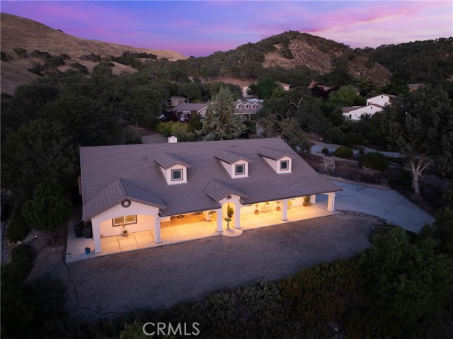 Detail Gallery Image 3 of 29 For 9966 Sunfish Cir, Paso Robles,  CA 93446 - 3 Beds | 2 Baths
