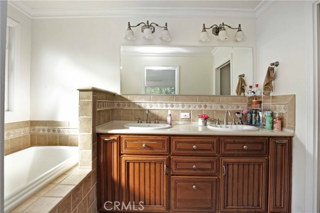 Detail Gallery Image 15 of 34 For 11003 Pangborn Ave, Downey,  CA 90241 - 3 Beds | 2 Baths