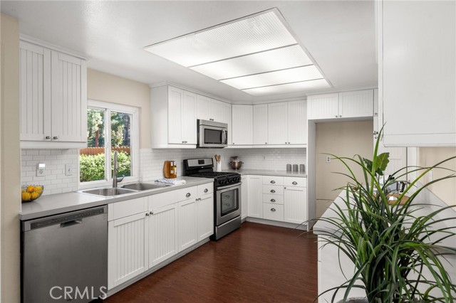 Detail Gallery Image 15 of 49 For 1543 Lynne Ct, Redlands,  CA 92373 - 5 Beds | 2/1 Baths