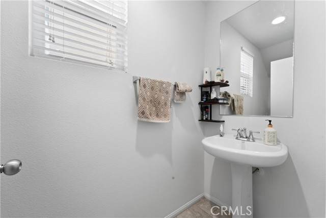 Detail Gallery Image 29 of 44 For 2521 Mammoth Mountain Way, Rosamond,  CA 93560 - 4 Beds | 2 Baths