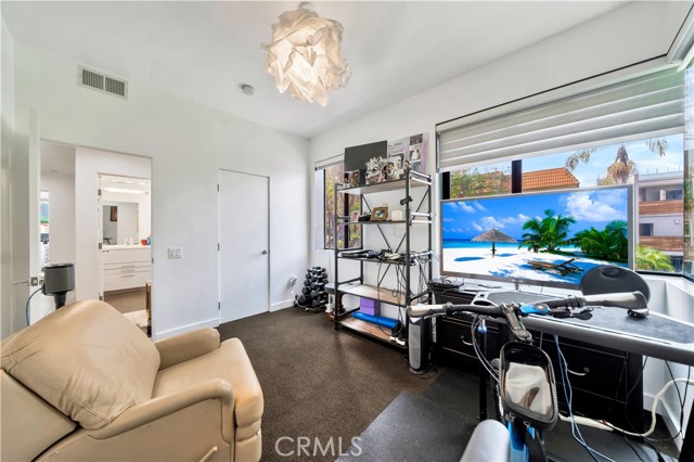 Detail Gallery Image 21 of 25 For 1200 N Sweetzer Ave #2,  West Hollywood,  CA 90069 - 3 Beds | 2/1 Baths