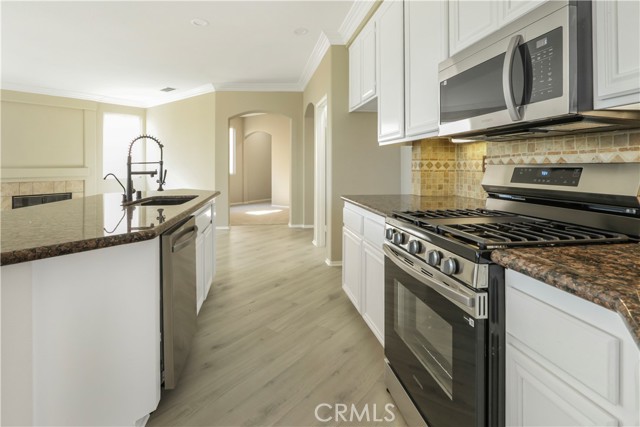 Detail Gallery Image 6 of 39 For 71 Villa Valtelena, Lake Elsinore,  CA 92532 - 5 Beds | 3 Baths