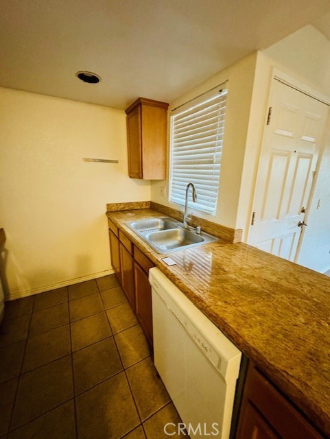 Detail Gallery Image 8 of 14 For 1114 W Blaine St #108,  Riverside,  CA 92507 - 2 Beds | 1 Baths