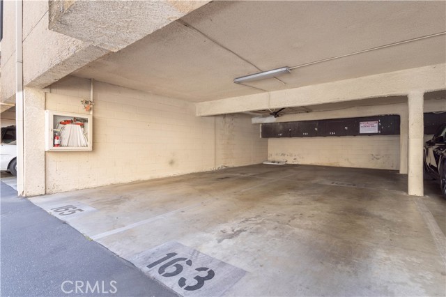 18307 Burbank Boulevard, Tarzana CA: https://media.crmls.org/medias/94b24218-7acb-4c54-bbe5-fc1021042d33.jpg