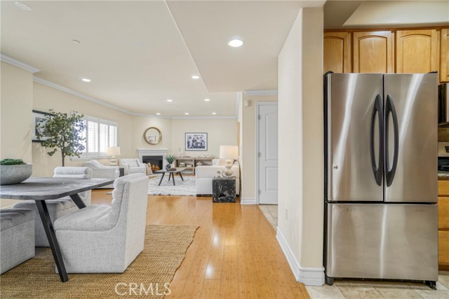 Detail Gallery Image 27 of 38 For 11923 Darlington Ave #302,  Los Angeles,  CA 90049 - 3 Beds | 3 Baths