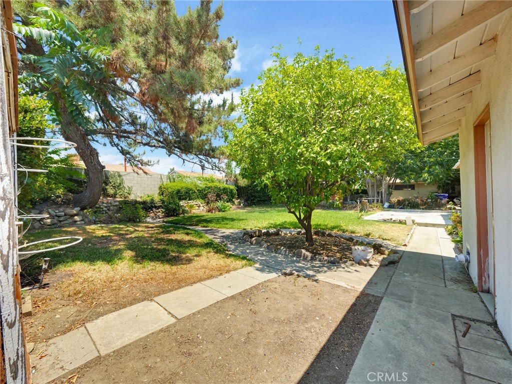 MLS #OC25158364 img 15