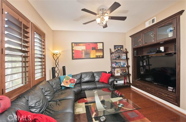 Detail Gallery Image 15 of 28 For 26841 Shorebreak Ln #35,  Valencia,  CA 91355 - 3 Beds | 3 Baths