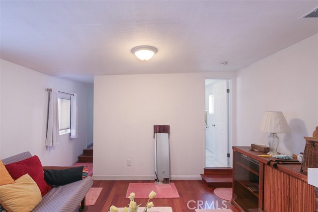 3953 Santa Carlotta, La Crescenta CA: https://media.crmls.org/medias/94b37f4b-759f-4c8d-8198-506cfe942fee.jpg