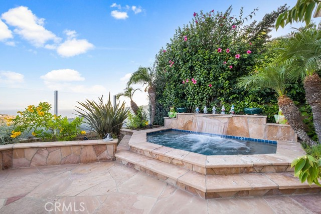 5 Sea View Lane, Newport Coast CA: https://media.crmls.org/medias/94b45b33-5b00-48c9-b506-a6018497bea7.jpg