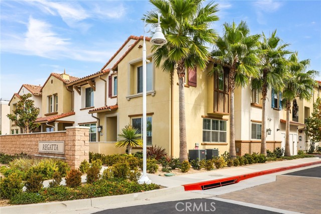 Detail Gallery Image 2 of 24 For 19109 Azul Ln, Huntington Beach,  CA 92648 - 4 Beds | 2/1 Baths