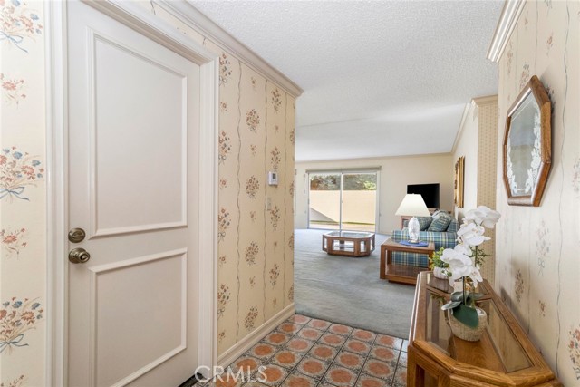 Detail Gallery Image 4 of 35 For 19539 Mesa of the Oaks, Newhall,  CA 91321 - 2 Beds | 2 Baths