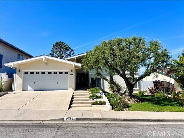 Detail Gallery Image 1 of 1 For 2019 via Nova, Lomita,  CA 90717 - 5 Beds | 3 Baths