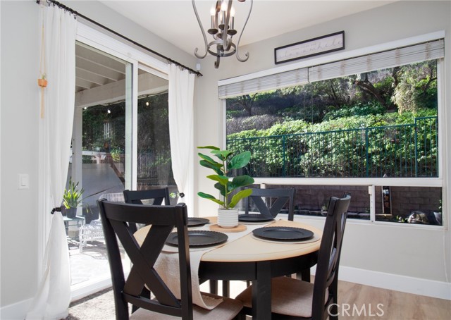 Detail Gallery Image 9 of 24 For 922 Pala Mesa, Corona,  CA 92879 - 3 Beds | 2/1 Baths