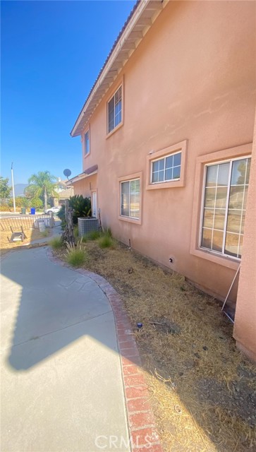 Detail Gallery Image 8 of 12 For 3583 Ridge Line Dr, San Bernardino,  CA 92407 - 4 Beds | 3 Baths