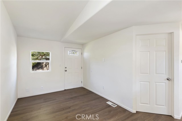 700 E Washington Street, Colton CA: https://media.crmls.org/medias/94b7fb1c-ed8b-4f3d-9309-f34e1c51d6d4.jpg