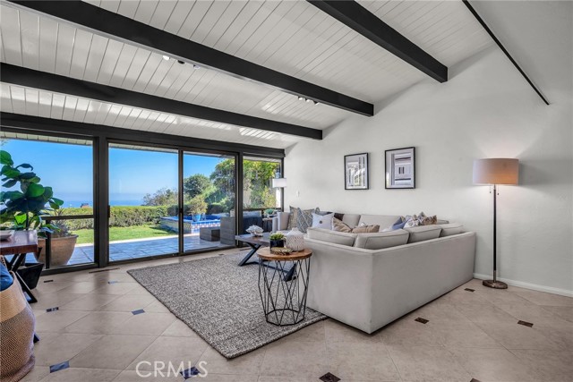 Detail Gallery Image 16 of 38 For 2960 Crownview Dr, Rancho Palos Verdes,  CA 90275 - 4 Beds | 3 Baths