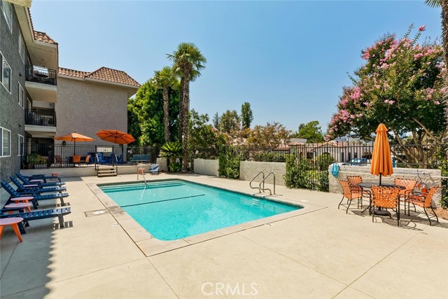 Detail Gallery Image 18 of 22 For 4140 Warner #205,  Burbank,  CA 91505 - 1 Beds | 1 Baths