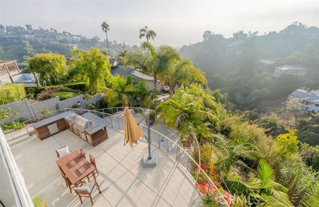 Detail Gallery Image 3 of 22 For 986 Oriole, Laguna Beach,  CA 92651 - 3 Beds | 3 Baths