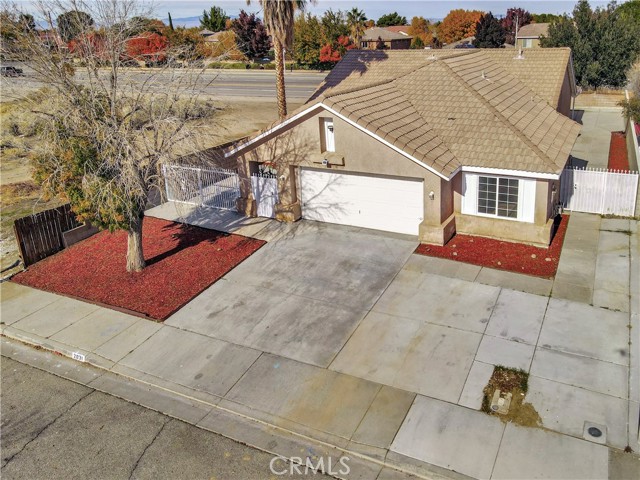 Detail Gallery Image 2 of 44 For 2031 Thomas Dr, Lancaster,  CA 93535 - 5 Beds | 2 Baths