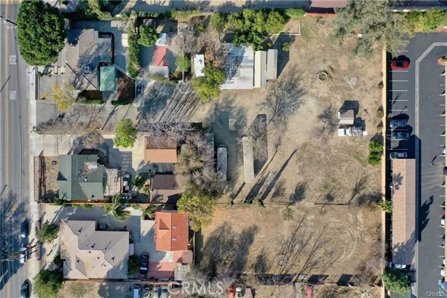 193 N Maple Avenue, Fontana CA: https://media.crmls.org/medias/94bb73e8-bf8b-4b8c-aa1d-3a6a7c9d8e9f.jpg
