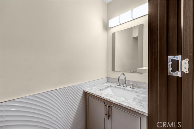 Detail Gallery Image 15 of 37 For 8038 via Pompeii, Burbank,  CA 91504 - 3 Beds | 3 Baths