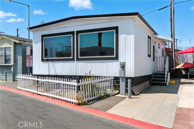 Detail Gallery Image 13 of 14 For 1900 Artesia Blvd #4,  Torrance,  CA 90504 - 2 Beds | 1 Baths