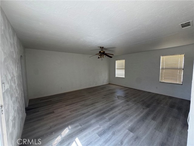 Detail Gallery Image 7 of 28 For 42750 Orchid, Hinkley,  CA 92347 - 4 Beds | 2 Baths